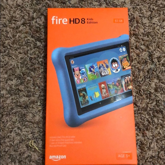 Fire HD 8 with blue case - Picture 1 of 3